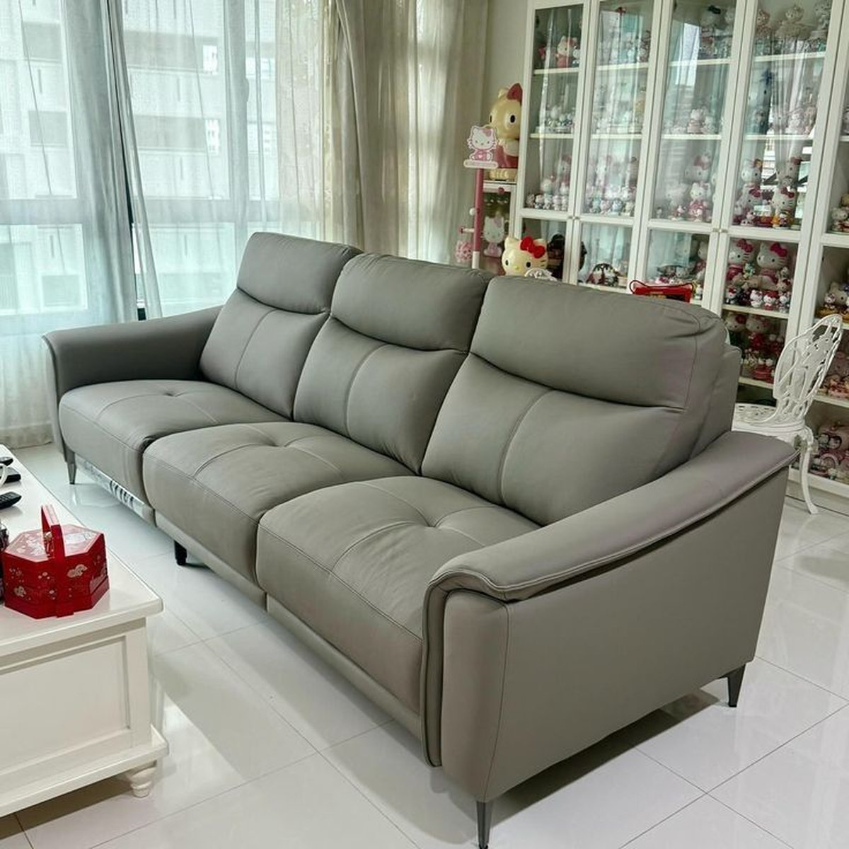 Mẫu Bọc ghế sofa Quận 3 da màu xám ghi tại nhà
